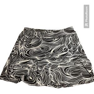 Reel legends black and white design tennis skirt